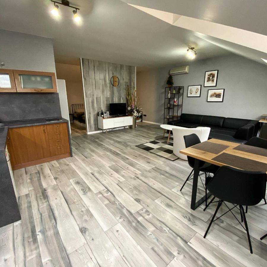 בויניצה Apartments Renesance מראה חיצוני תמונה