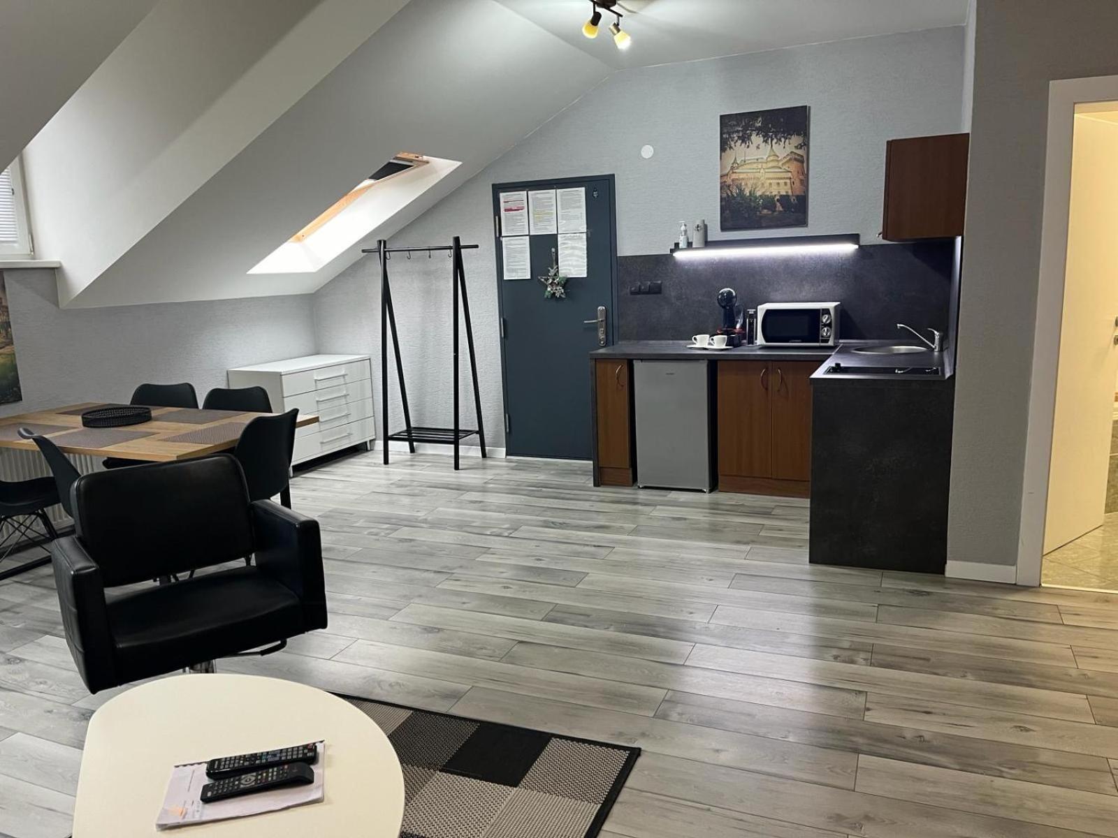 בויניצה Apartments Renesance מראה חיצוני תמונה